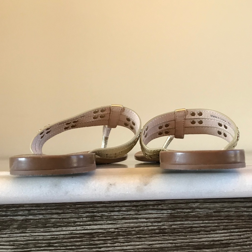 KATE SPADE PATENT LEATHER GOLD SANDAL - Picture 4 of 15